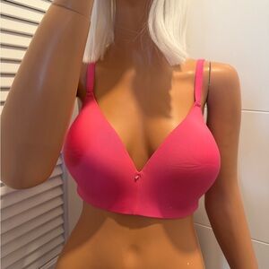 Seamless Wireless V-Neck Bralette in Watermelon (Hot Pink)